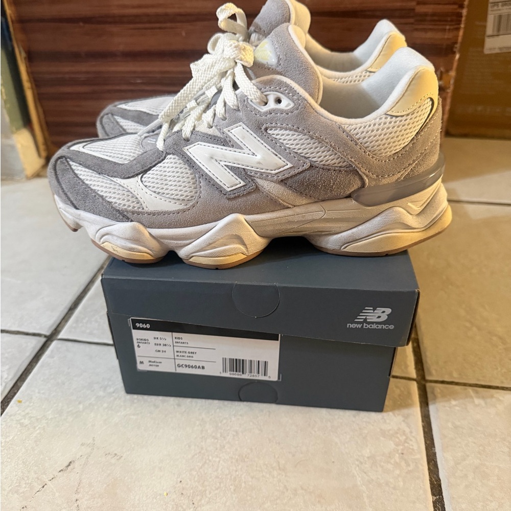 New Balance 9060 Women Grey and White Sneakers